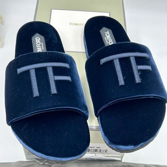 Men’s Tom Ford ocean blue velvet slippers size 9, made in Italy - Picture 2 of 9